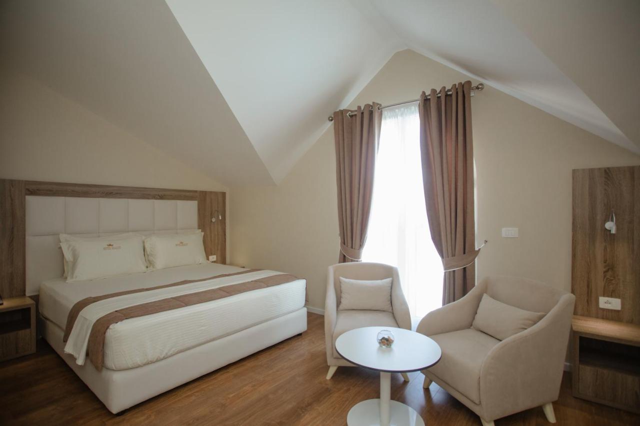 Kompleksi Exalco-al Hotel Barbullush